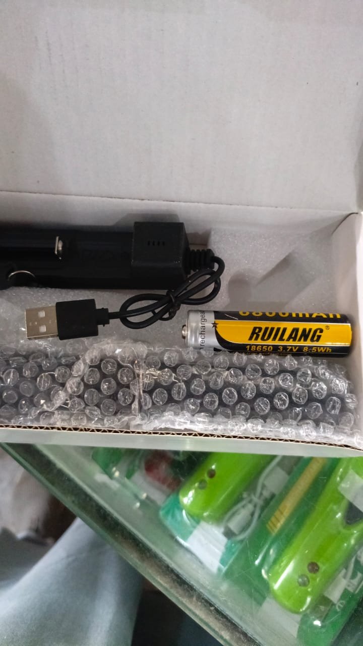 WhatsApp-Image-2025-01-07-at-12.13.48-PM.jpeg RL 303 Green Laser Pointer – Rechargeable with Lock Key, Charger & Ideal for Teaching, Astronomy, Presentations & More - Image 2