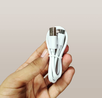 rn-image_picker_lib_temp_9213c4c6-57cb-4864-b36b-47688a63d946-removebg-preview-1.png Imported Rechargeable Portable 420ml Blender with 6 Blades - Portable Blender with USB Charger - Rechargeable Portable Blender for Shakes & Juices - 420ml Personal Smoothie Maker - Image 4